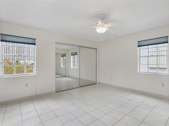 37 Majorca Ave 401, Coral Gables FL 33134