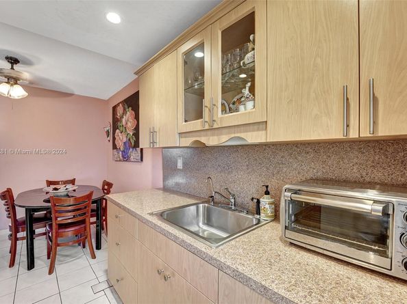 17090 NE 14th Ave 209, North Miami Beach FL 33162