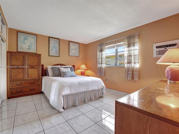17090 NE 14th Ave 209, North Miami Beach FL 33162