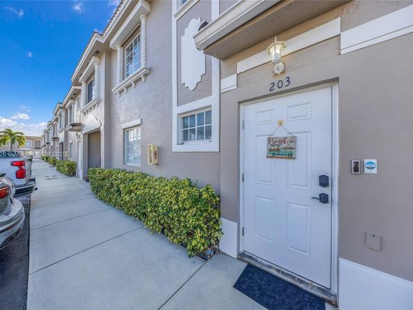 7271 NW 174th Ter 203, Hialeah FL 33015