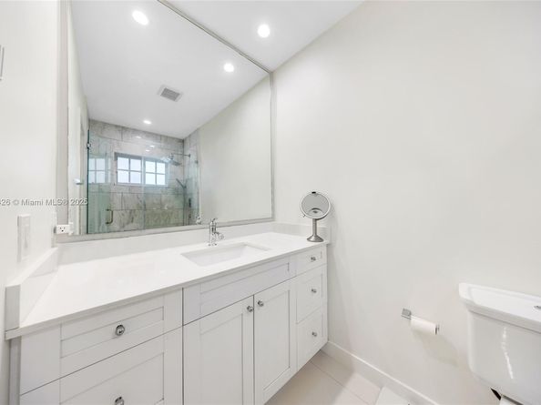 7271 NW 174th Ter 203, Hialeah FL 33015