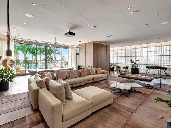159 NE 6th St 3901, Miami FL 33132