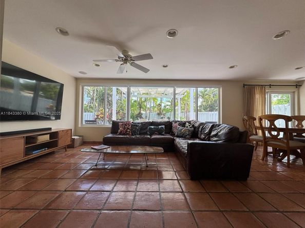 1110 Redbird Ave, Miami Springs FL 33166
