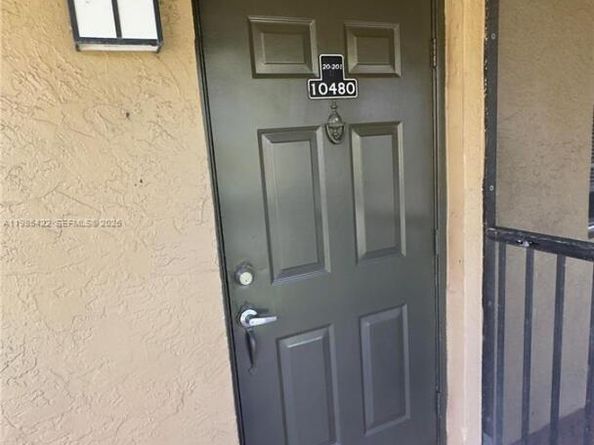 10480 NW 8th St 201, Pembroke Pines FL 33026
