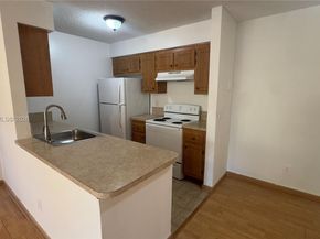 10480 NW 8th St 201, Pembroke Pines FL 33026