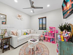 9365 SW 36th St, Miami FL 33165