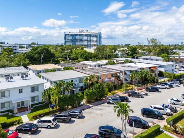 7320 Carlyle Ave, Miami Beach FL 33141