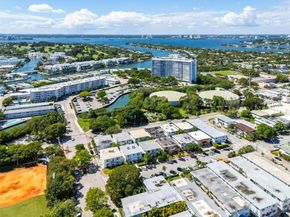 7320 Carlyle Ave, Miami Beach FL 33141