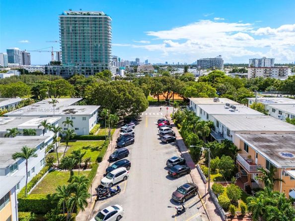 7320 Carlyle Ave, Miami Beach FL 33141
