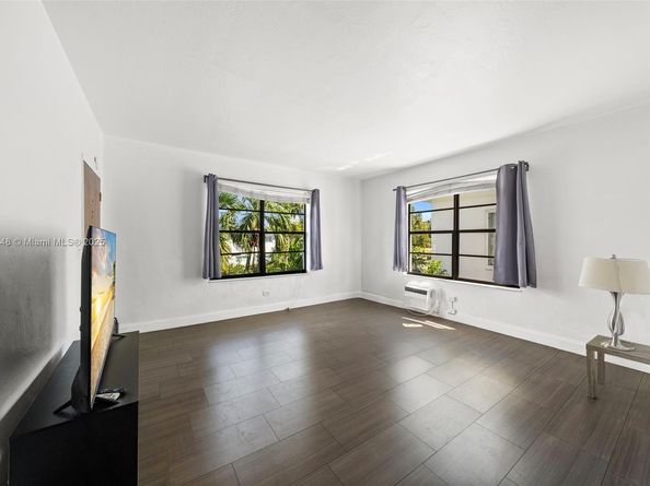 7320 Carlyle Ave, Miami Beach FL 33141