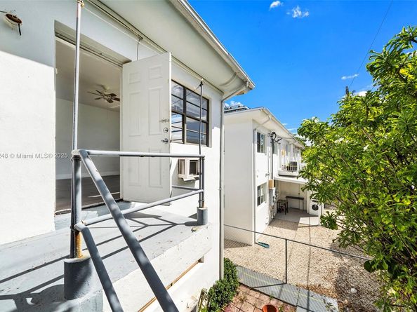 7320 Carlyle Ave, Miami Beach FL 33141