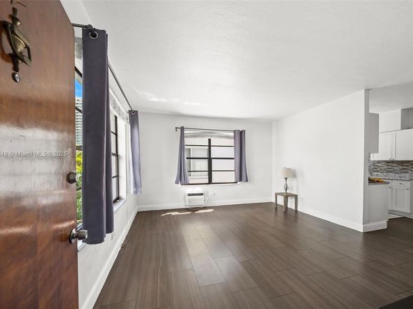 7320 Carlyle Ave, Miami Beach FL 33141
