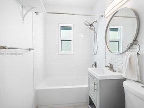 7207 Bay Dr 11, Miami Beach FL 33141