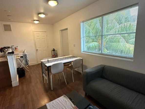 7025 Rue Granville, Miami Beach FL 33141