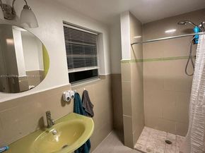 7025 Rue Granville, Miami Beach FL 33141