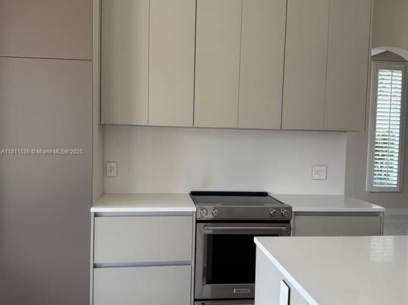 1418 Lantana Dr, Weston FL 33326