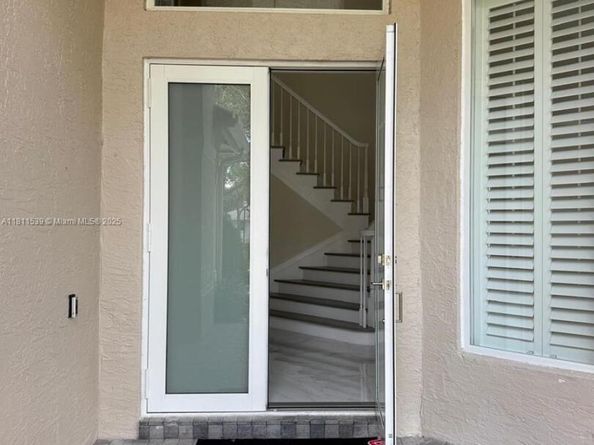 1418 Lantana Dr, Weston FL 33326