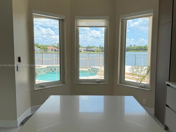 1418 Lantana Dr, Weston FL 33326