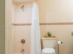 3215 SW 2nd Ct, Deerfield Beach FL 33442