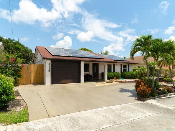 3215 SW 2nd Ct, Deerfield Beach FL 33442