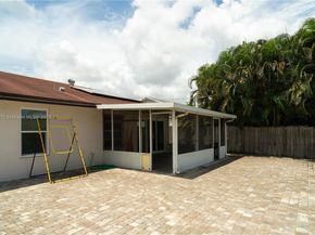 3215 SW 2nd Ct, Deerfield Beach FL 33442