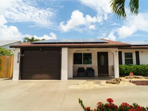 3215 SW 2nd Ct, Deerfield Beach FL 33442