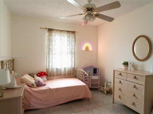 3215 SW 2nd Ct, Deerfield Beach FL 33442