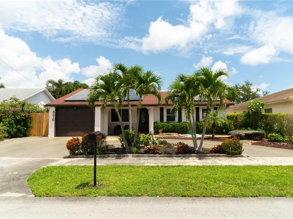 3215 SW 2nd Ct, Deerfield Beach FL 33442