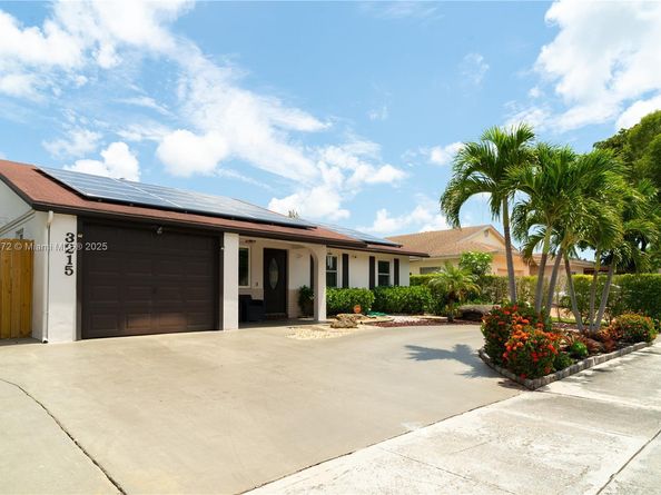 3215 SW 2nd Ct, Deerfield Beach FL 33442