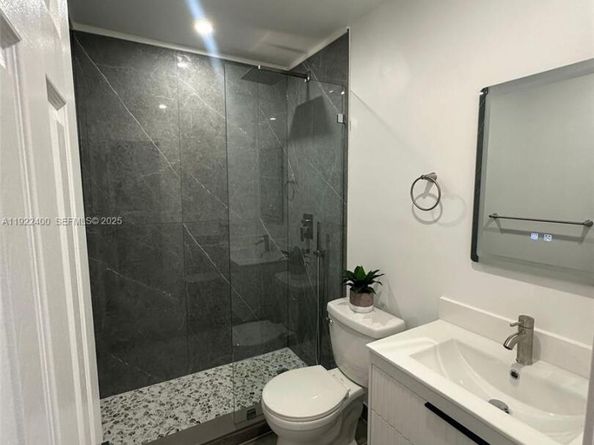 5261 W 25th Ct 904, Hialeah FL 33016