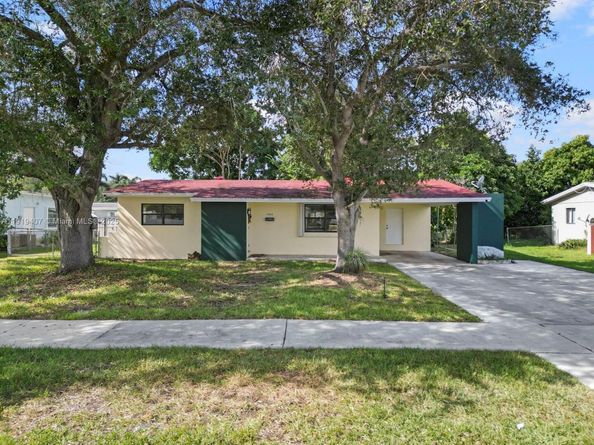 1562 NW 8th Ave, Homestead FL 33030