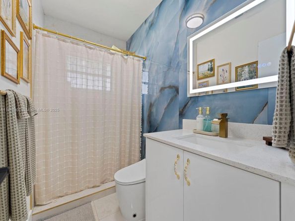 1562 NW 8th Ave, Homestead FL 33030