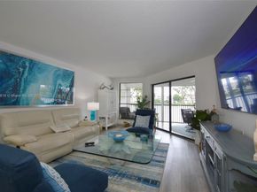 7632 Fairfax Dr 7632, Tamarac FL 33321