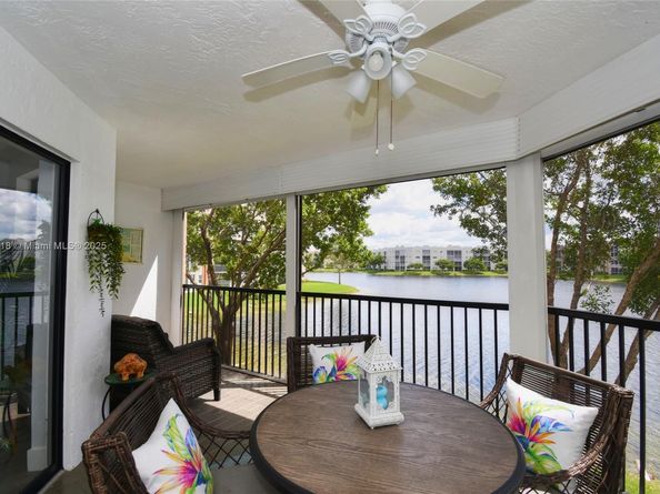 7632 Fairfax Dr 7632, Tamarac FL 33321