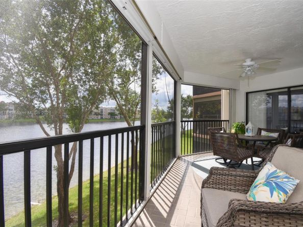 7632 Fairfax Dr 7632, Tamarac FL 33321