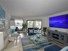 7632 Fairfax Dr 7632, Tamarac FL 33321