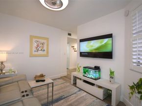 7632 Fairfax Dr 7632, Tamarac FL 33321