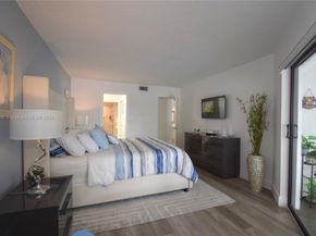 7632 Fairfax Dr 7632, Tamarac FL 33321