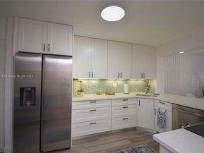 7632 Fairfax Dr 7632, Tamarac FL 33321