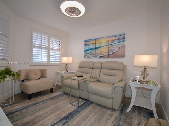 7632 Fairfax Dr 7632, Tamarac FL 33321