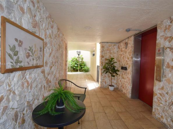 7632 Fairfax Dr 7632, Tamarac FL 33321