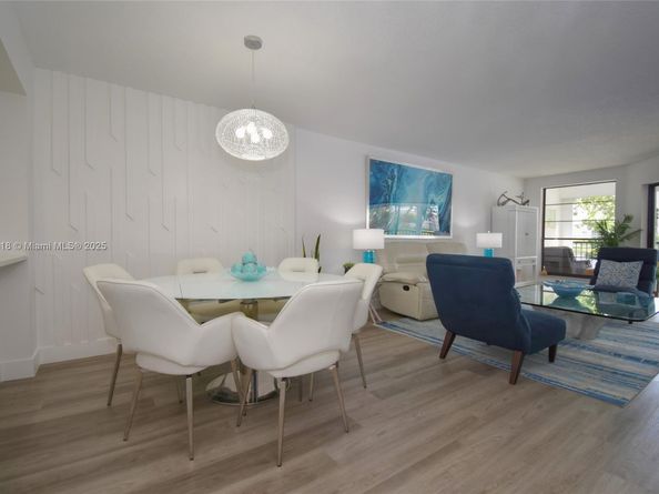 7632 Fairfax Dr 7632, Tamarac FL 33321