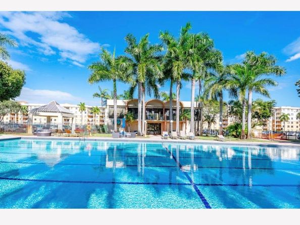 9350 Fontainebleau Blvd 203, Miami FL 33172