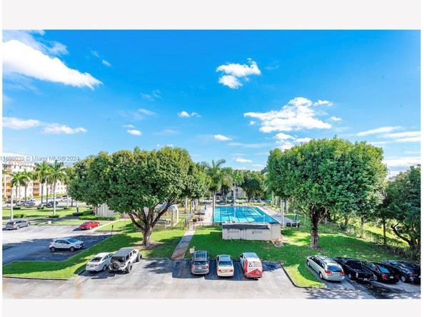 9350 Fontainebleau Blvd 203, Miami FL 33172