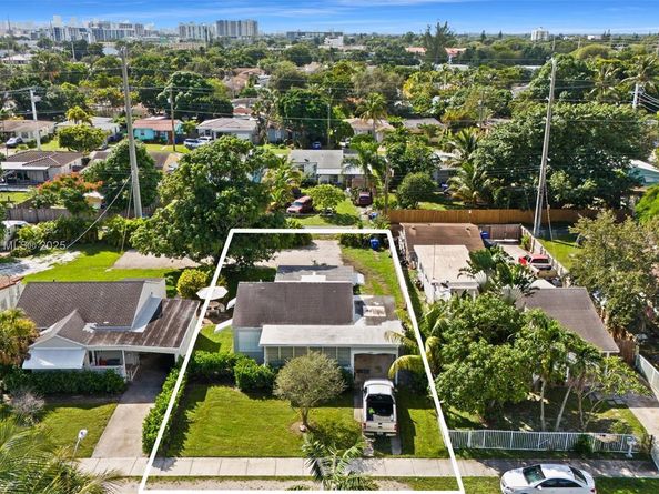 2234 Cleveland St, Hollywood FL 33020