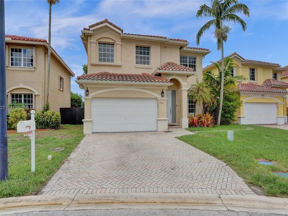 9860 NW 20th Ct, Pembroke Pines FL 33024