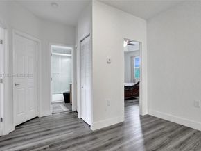 9860 NW 20th Ct, Pembroke Pines FL 33024