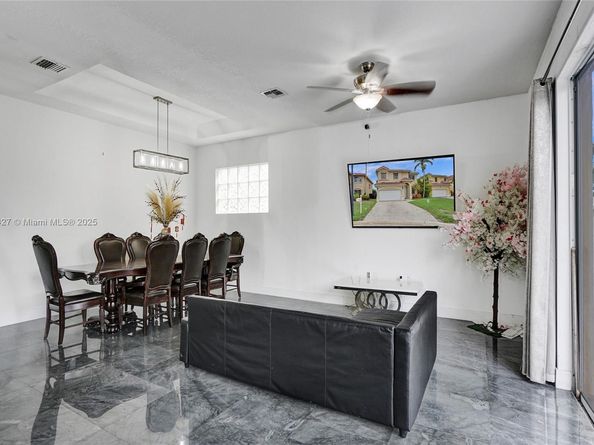 9860 NW 20th Ct, Pembroke Pines FL 33024