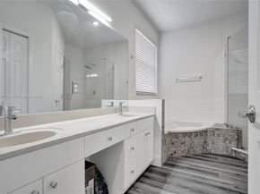 9860 NW 20th Ct, Pembroke Pines FL 33024