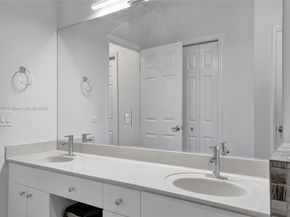 9860 NW 20th Ct, Pembroke Pines FL 33024